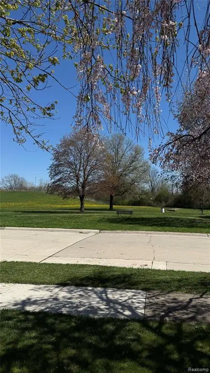 17009 Arlington Ave, Allen Park, MI 48101 - #2