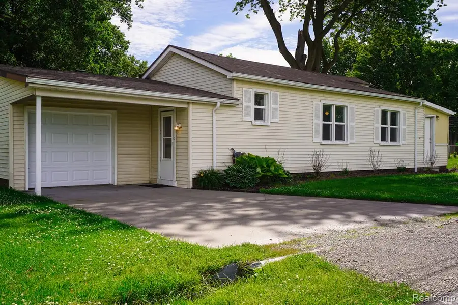 36807 Jefferson, Harrison Township, MI 48045 - #2