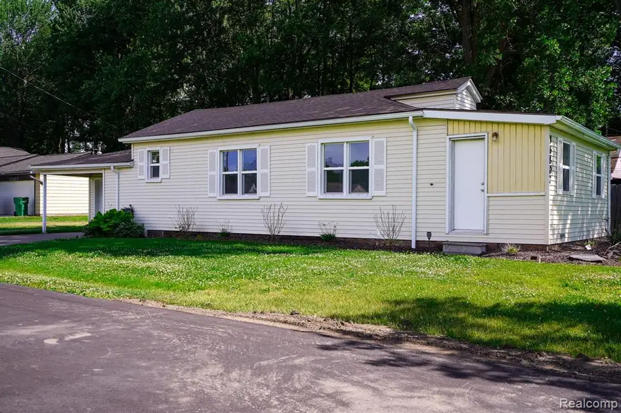 36807 Jefferson, Harrison Township, MI 48045 - #3