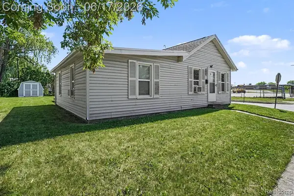 651 S Elm, Lapeer, MI 48446