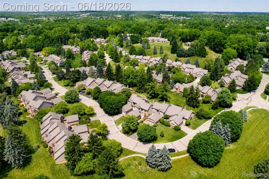 37520 Amber, Farmington Hills, MI 48331 - #3