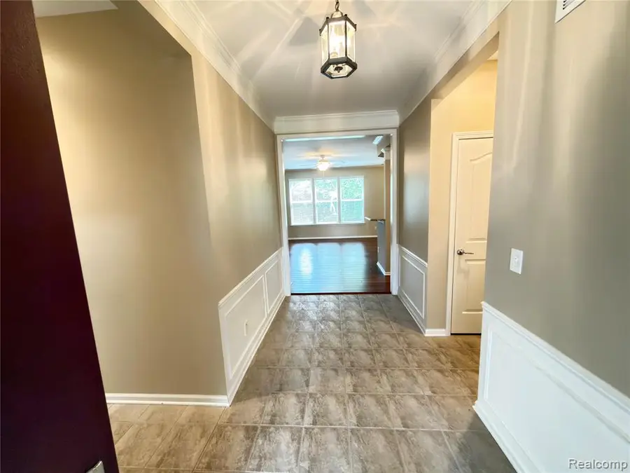 24600 Grand Traverse, Flat Rock, MI 48134 - #3