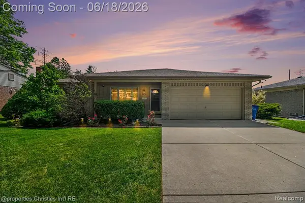32916 Cambridge, Warren, MI 48093