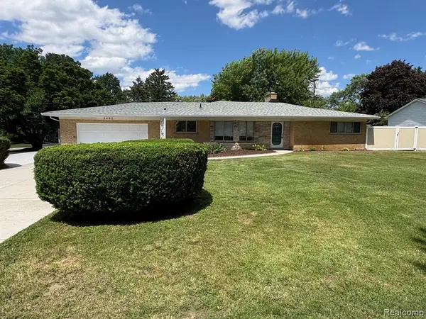 2482 Winkleman, Waterford, MI 48329