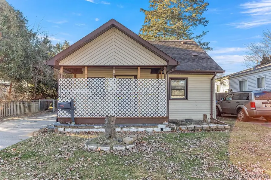 4500 Katherine, Dearborn Heights, MI 48125 - #2