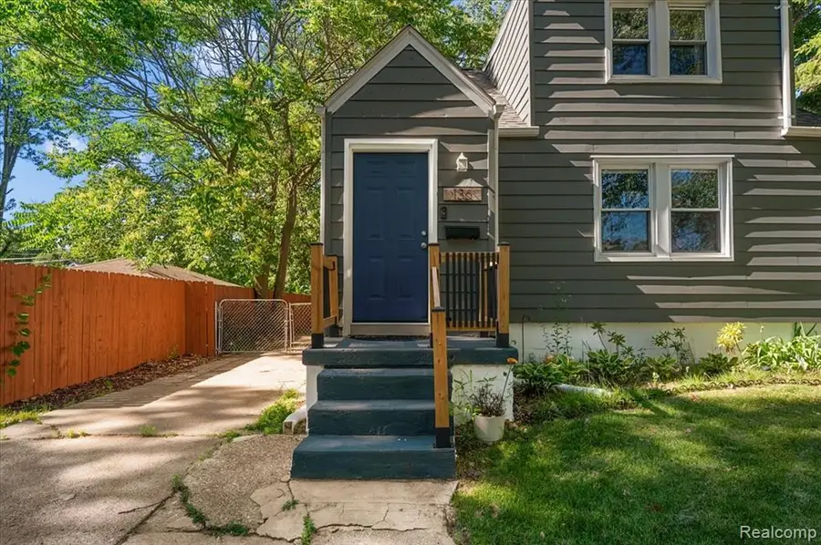 136 W Elza, Hazel Park, MI 48030 - #3