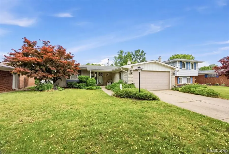 38750 Grandon, Livonia, MI 48150 - #2