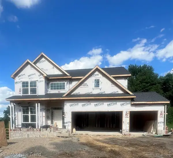 2100 Crested Butte, White Lake, MI 48383