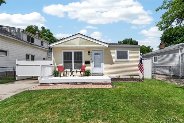 985 E Jarvis, Hazel Park, MI 48030