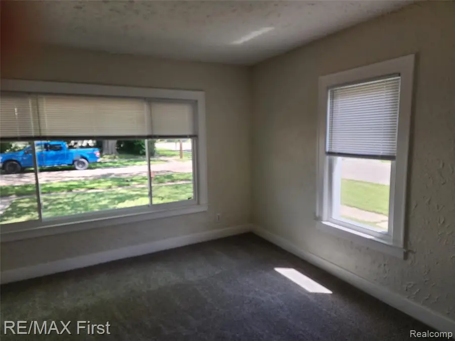 995 Lakeview, Waterford, MI 48328 - #2