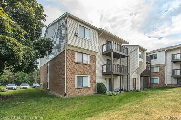 30078 W 12 Mile #99, Farmington, MI 48334