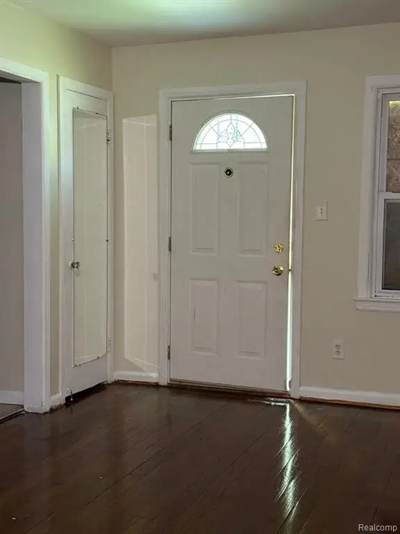 8687 Farmbrook, Detroit, MI 48224 - #2