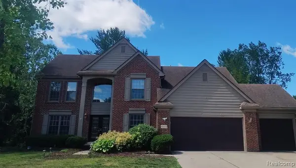 45475 Irvine, Novi, MI 48374