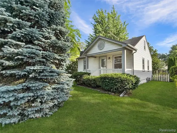 4993 Gateshead, Grosse Pointe, MI 48236
