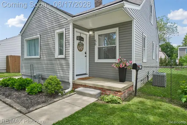 56 Charlevoix, Clawson, MI 48017