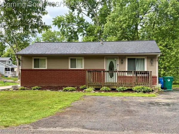 5611 Blackmoor, Commerce Twp, MI 48382