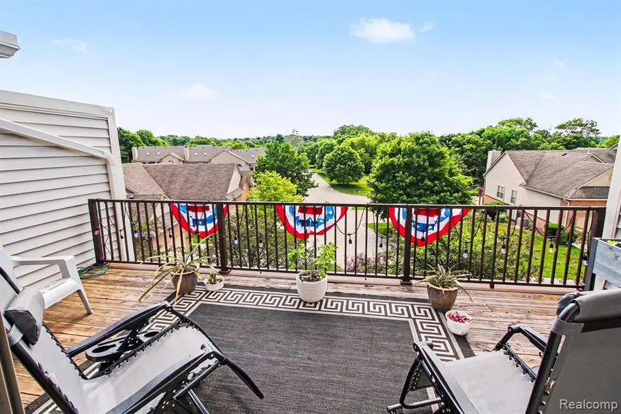 678 Summit Ridge, Milford, MI 48381 - #3