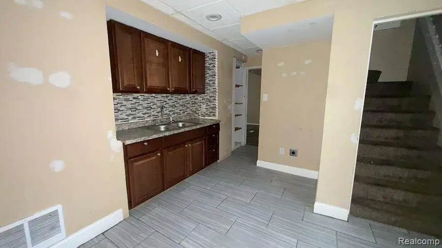 12061 Wade, Detroit, MI 48213 - #2