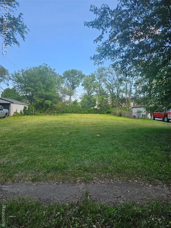 15440 Woodbine, Redford, MI 48239