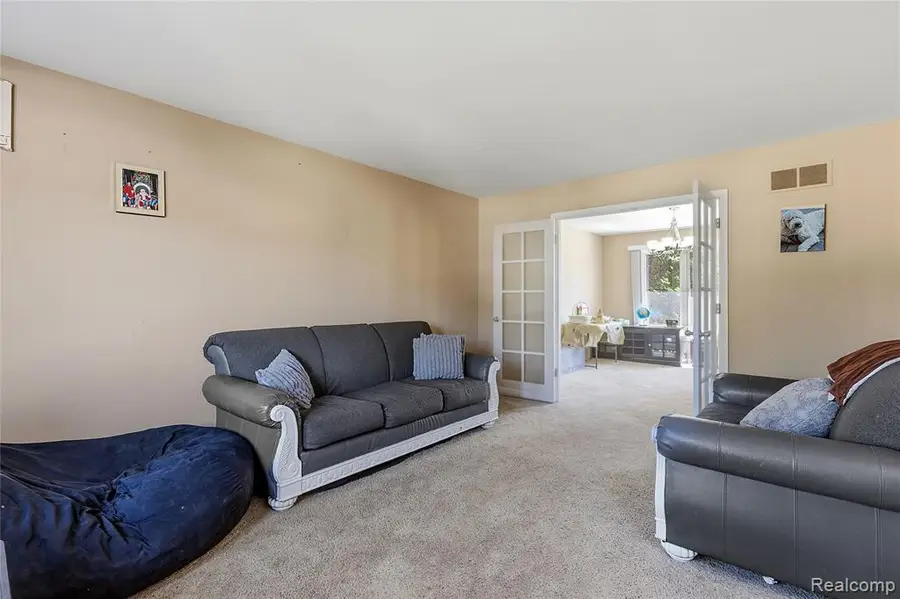 50426 Chief, Macomb, MI 48044 - #3