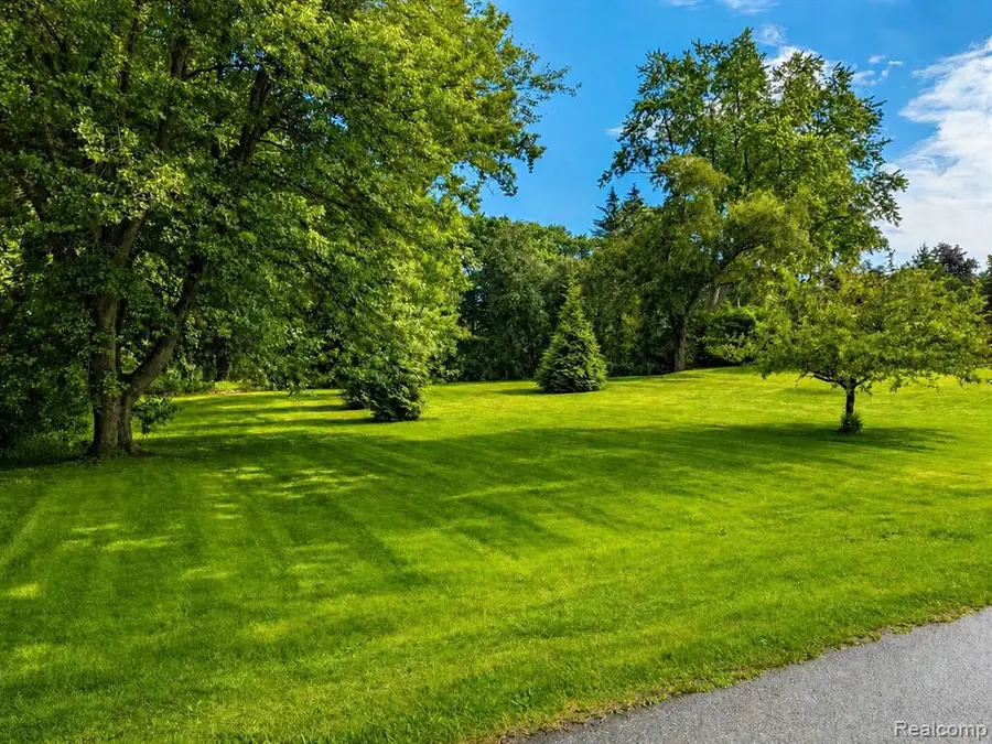 0 Woodcrest, Rochester Hills, MI 48309 - #2