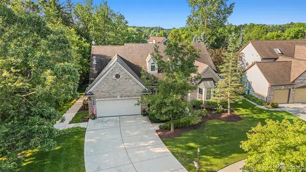 836 Townsend, South Lyon, MI 48178