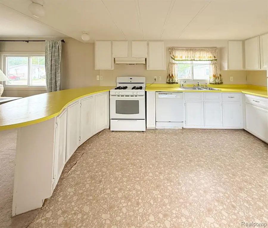 313 Huntington, Newport, MI 48166 - #3