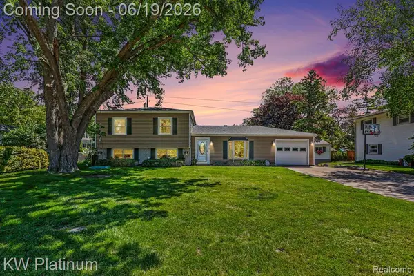 2346 Riverwood, Port Huron, MI 
