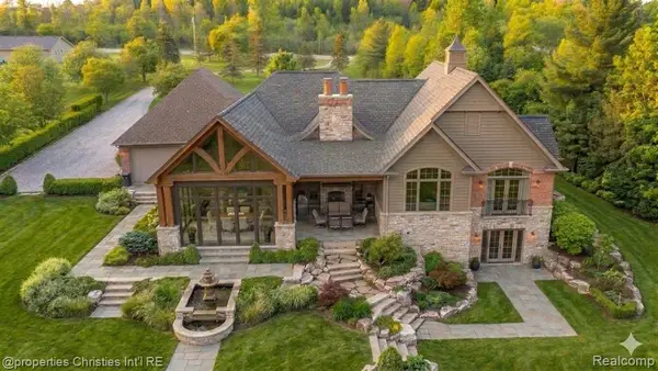 23071 Napier, Northville, MI 48167