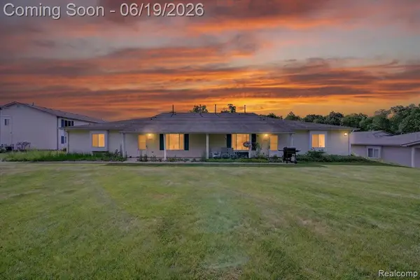 9543 Parkwood #267, Grand Blanc, MI 48439