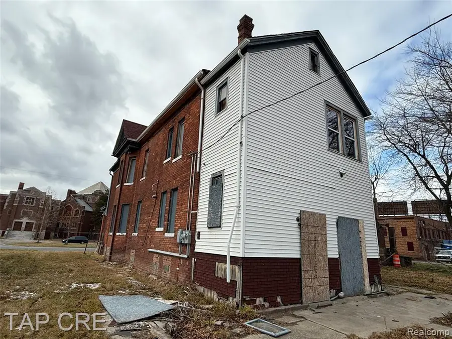 1104 E Grand, Detroit, MI 48207 - #3