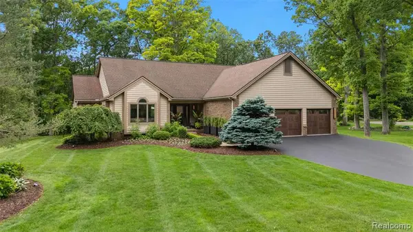 5083 Timber Cove, Clarkston, MI 48346