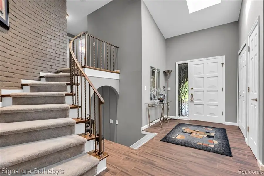 2538 Red Fox Trail, Troy, MI 48098 - #2
