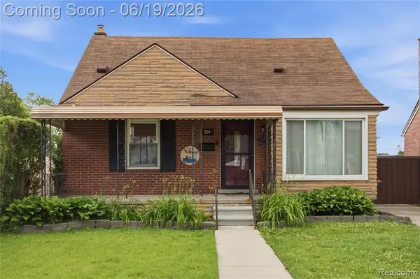 529 Champaign, Lincoln Park, MI 48146