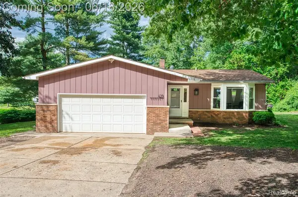 423 Sunset, White Lake, MI 48383