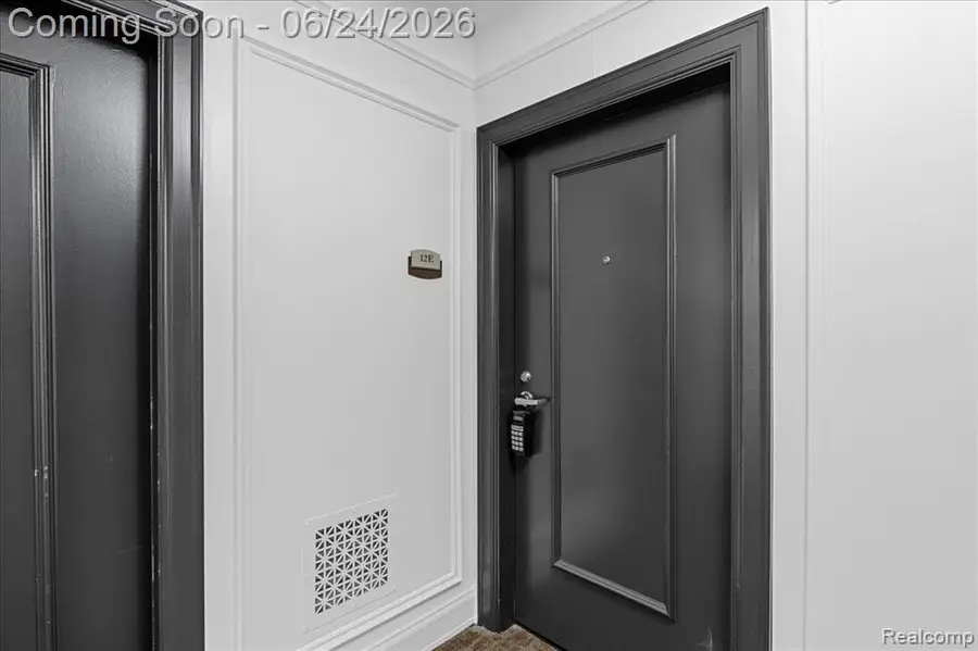 525 W Lafayette #13E, Detroit, MI 48226 - #3