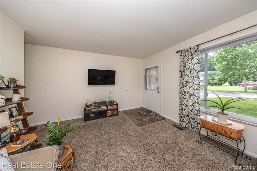 207 Murphy, Linden, MI 48451 - #3