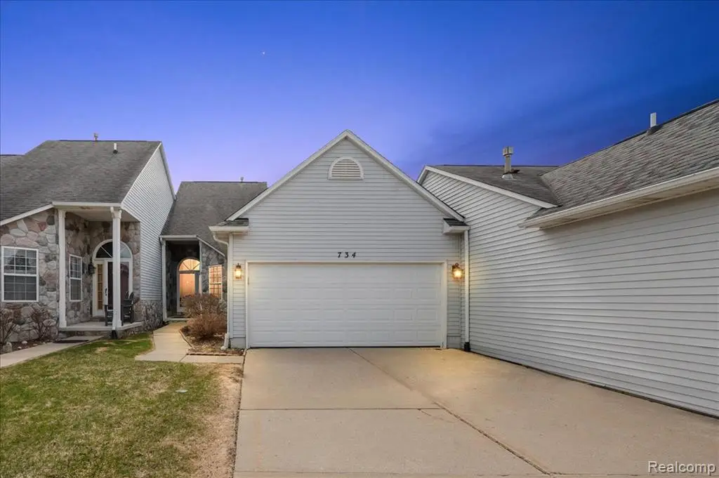 734 Challenging #65, South Lyon, MI 48178 - #1