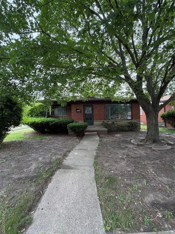 23750 Wildwood, Oak Park, MI 48237