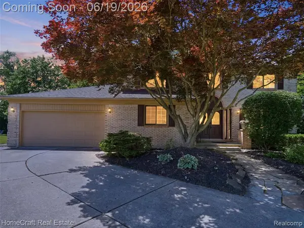 8829 Woodberry, Plymouth, MI 48170