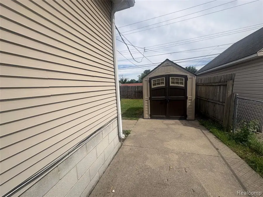 1455 E Meyers, Hazel Park, MI 48030 - #2