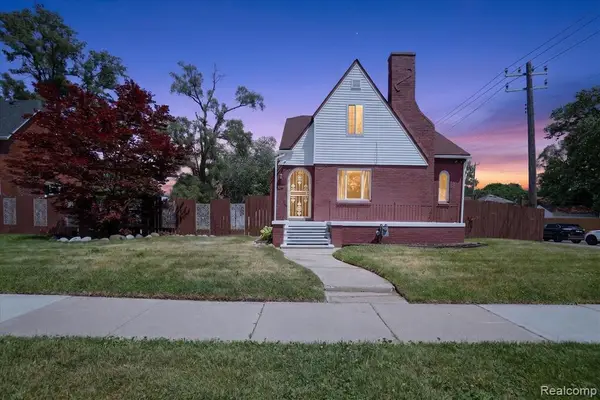 15802 Mansfield, Detroit, MI 48227
