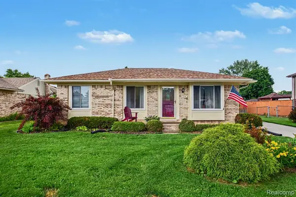 40518 William, Clinton Township, MI 48038
