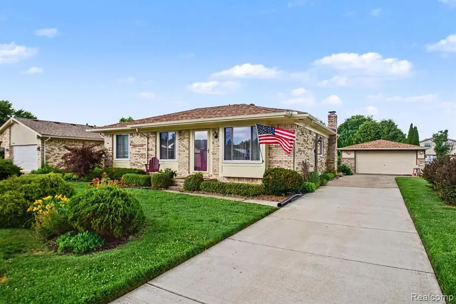 40518 William, Clinton Township, MI 48038 - #2