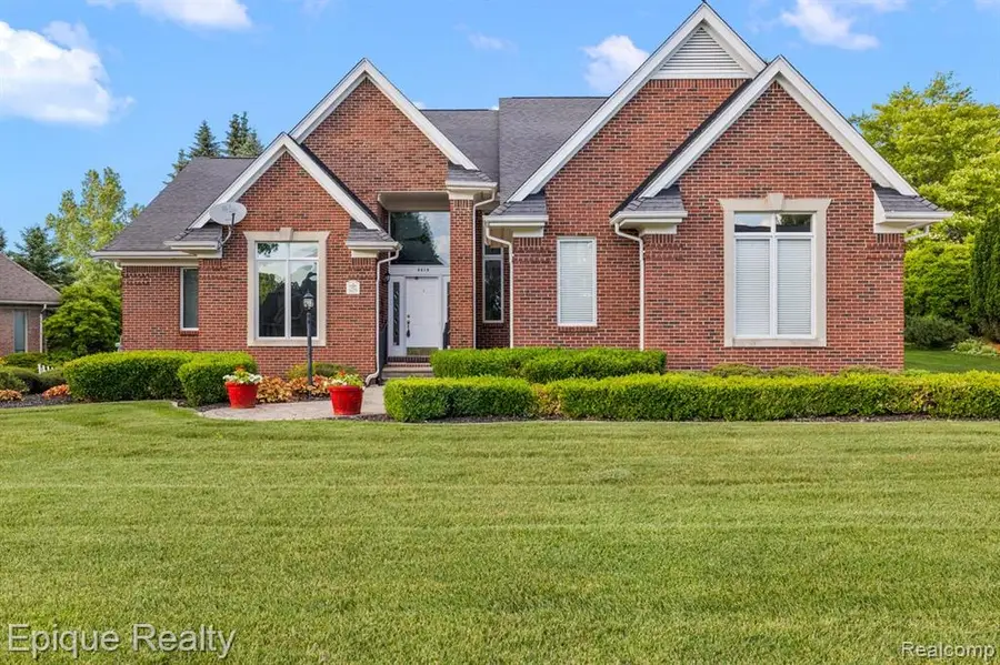 5675 Golf Pointe, Clarkston, MI 48348 - #2