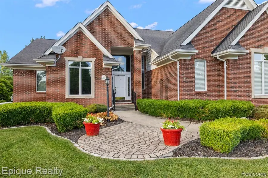 5675 Golf Pointe, Clarkston, MI 48348 - #3