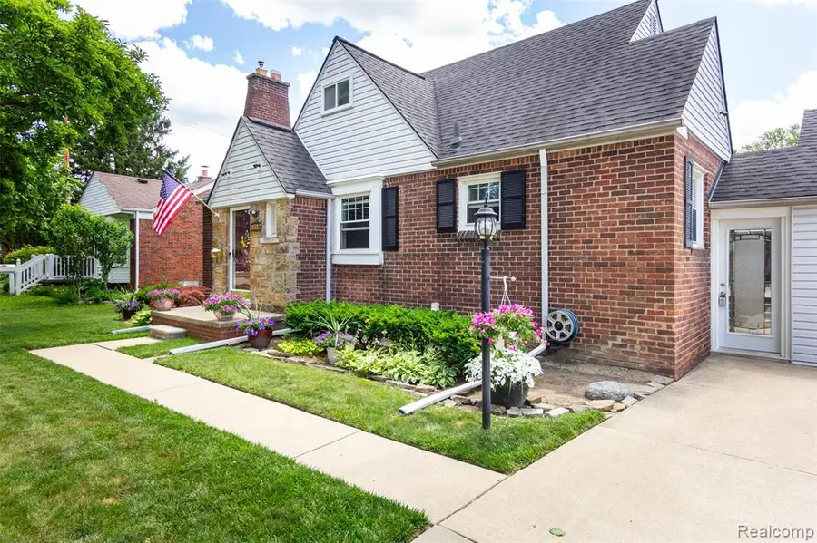 15217 Belmont, Allen Park, MI 48101 - #3