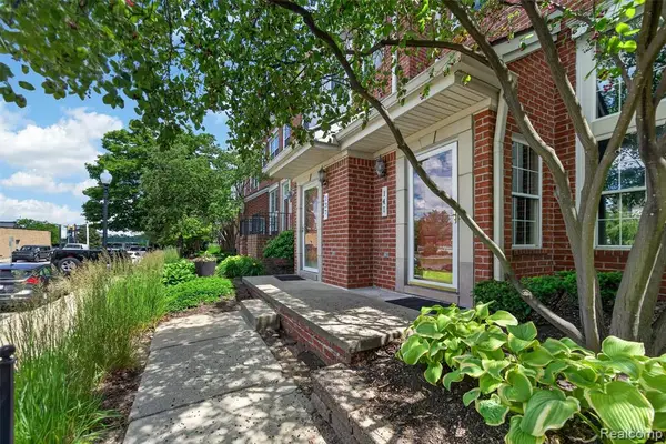 141 W Kenilworth, Royal Oak, MI 48067