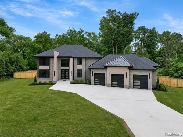 31130 Lahser, Beverly Hills, MI 48025