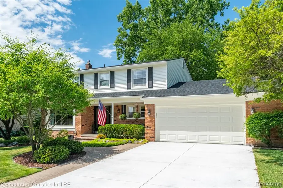 21865 N Center, Northville, MI 48167 - #2